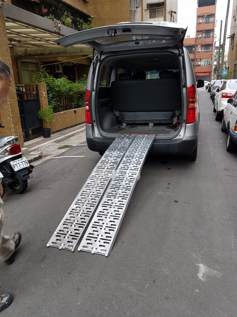 折疊軌道式登車板 鋁合金