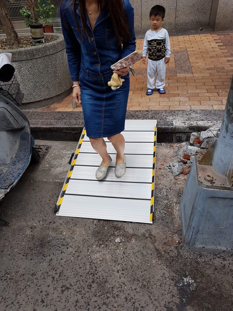 單片式斜坡板 鋁合金材質