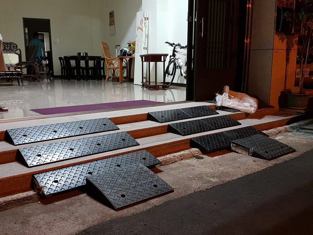 門檻前斜坡磚 橡膠