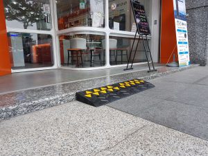 中華電信門市團購橡膠斜坡磚