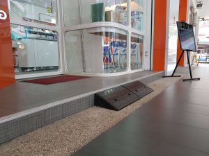 中華電信門市團購橡膠斜坡磚