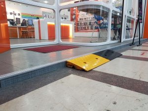 中華電信門市團購橡膠斜坡磚
