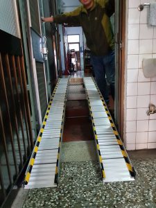 SZ系列可攜式斜坡板輕鬆推輪椅上下樓梯