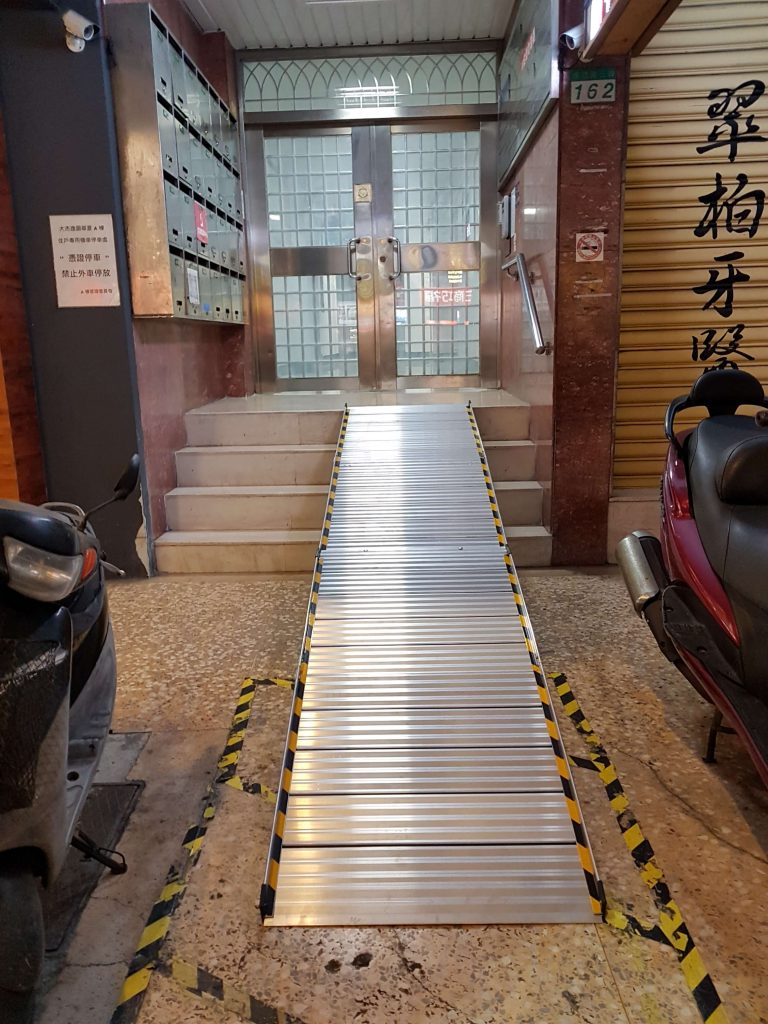 輪椅斜坡板 輪椅斜坡板組合式