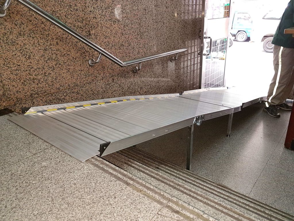 活動型組合式斜板