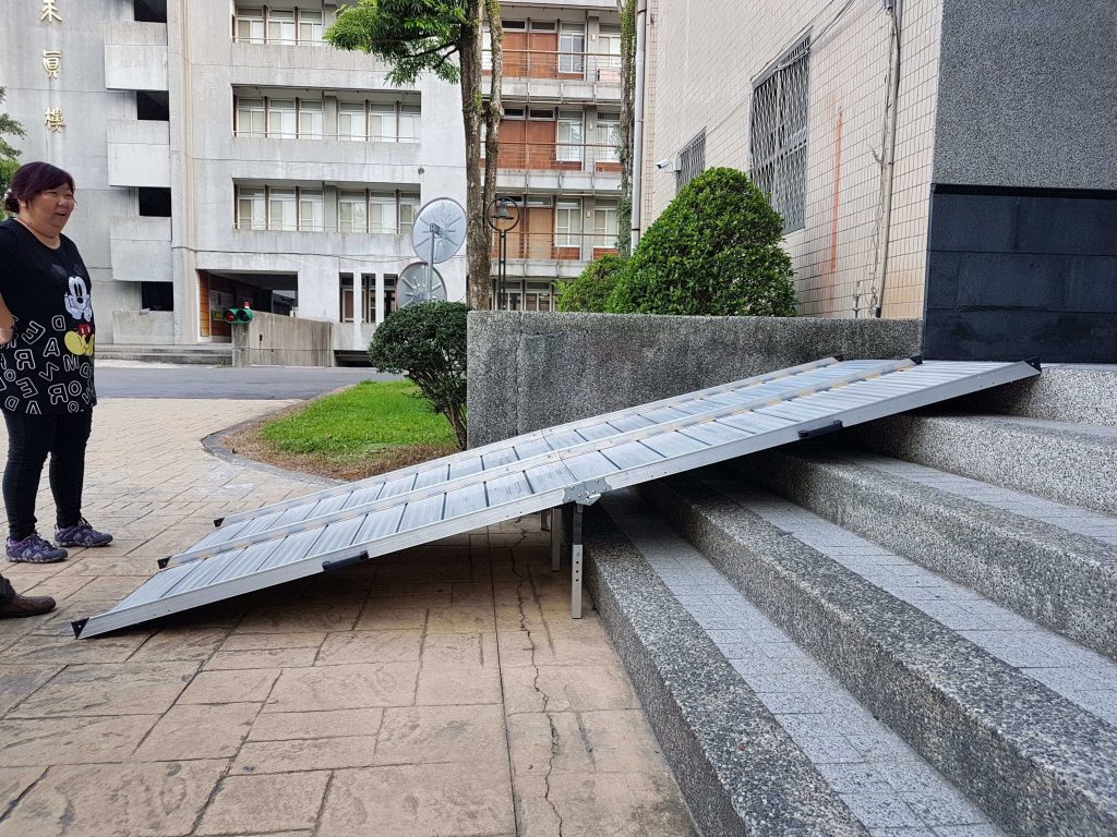 可攜帶式斜坡板 鋁合金