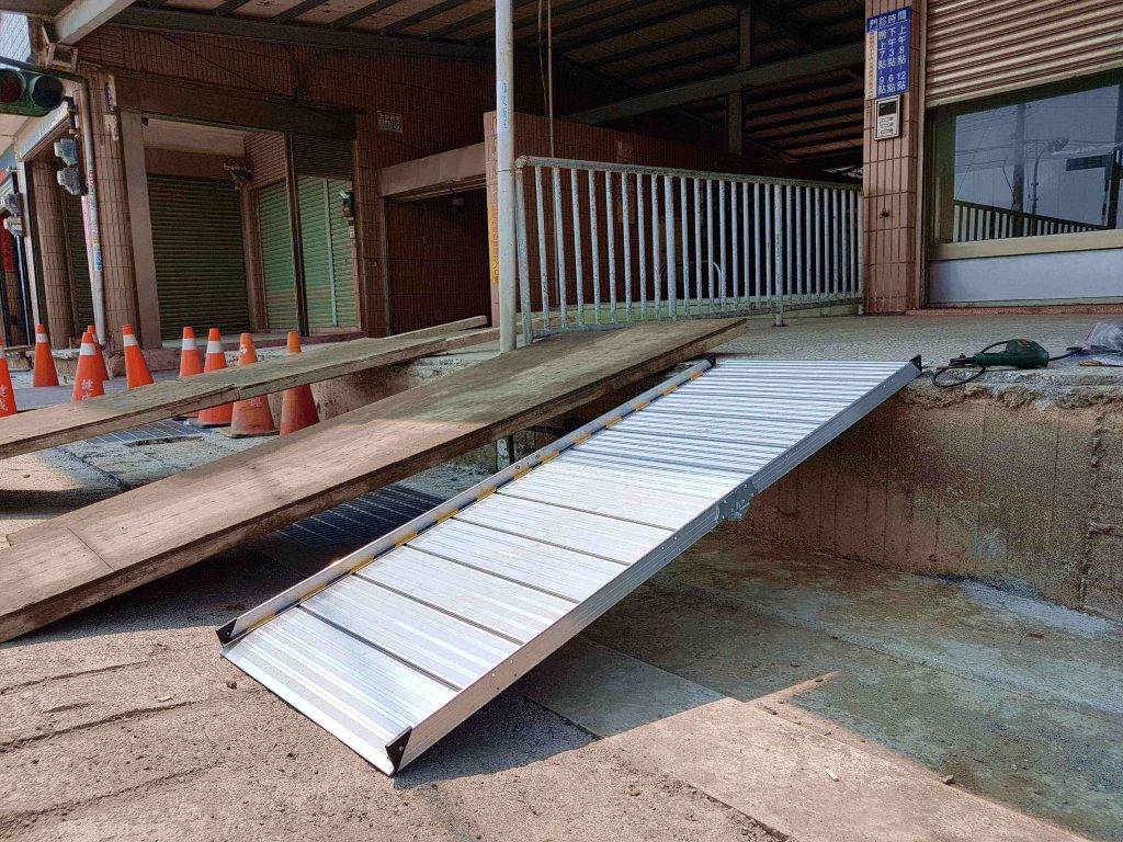 輪椅斜坡板 鋁合金