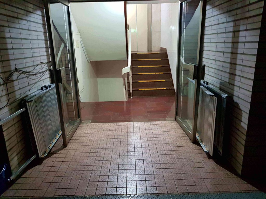 輪椅斜坡板前後折疊收納 輪椅斜坡板折疊收合