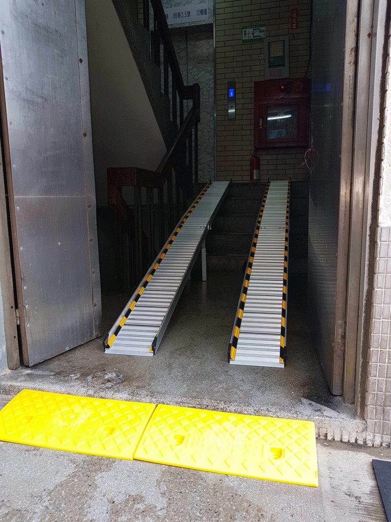 輪椅斜坡板 鋁合金材質