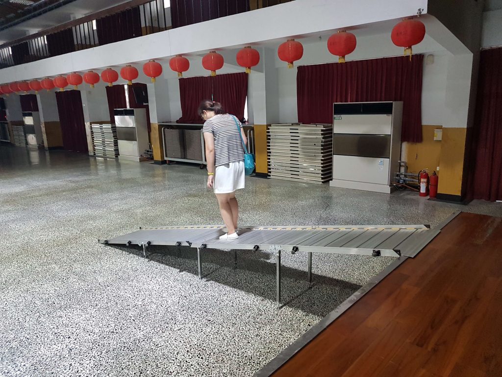 輪椅斜坡板組合式