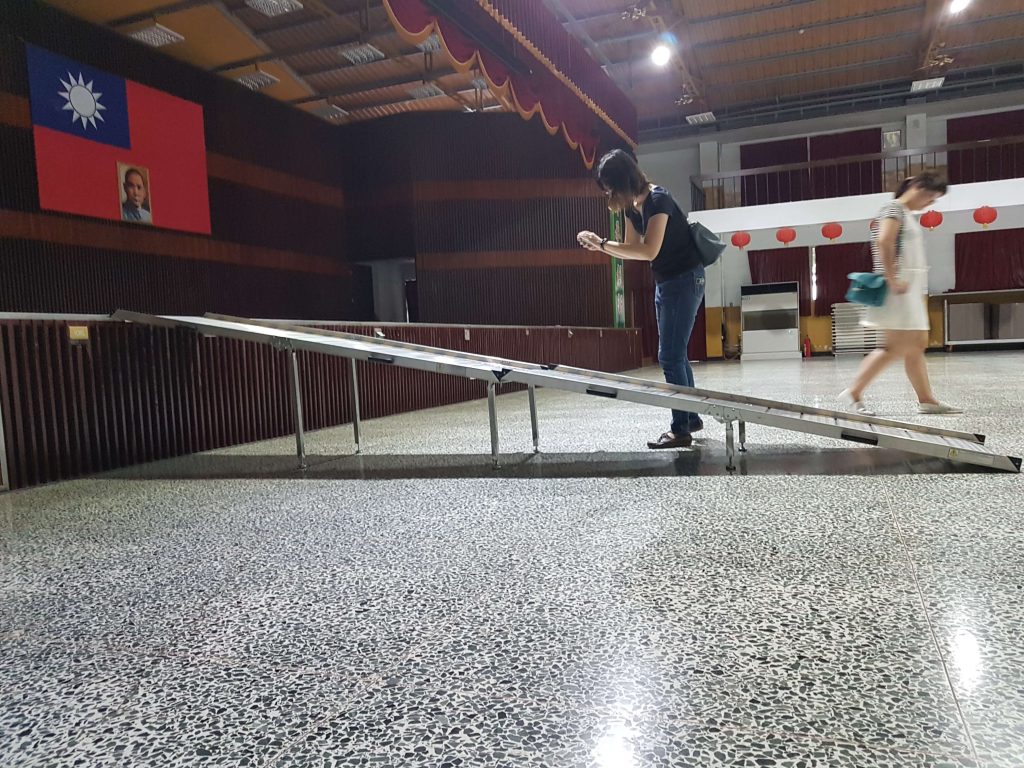 輪椅斜坡板組合式特色