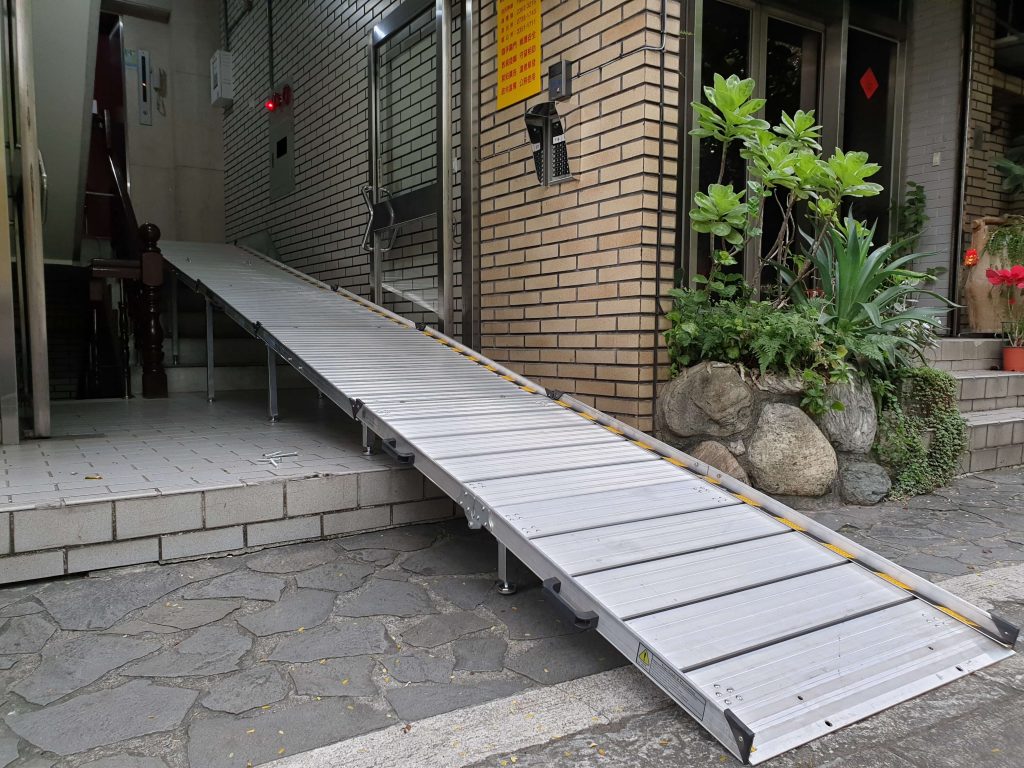 輪椅斜坡板組合式輔助輪椅上下樓梯 輪椅斜坡板600CM
