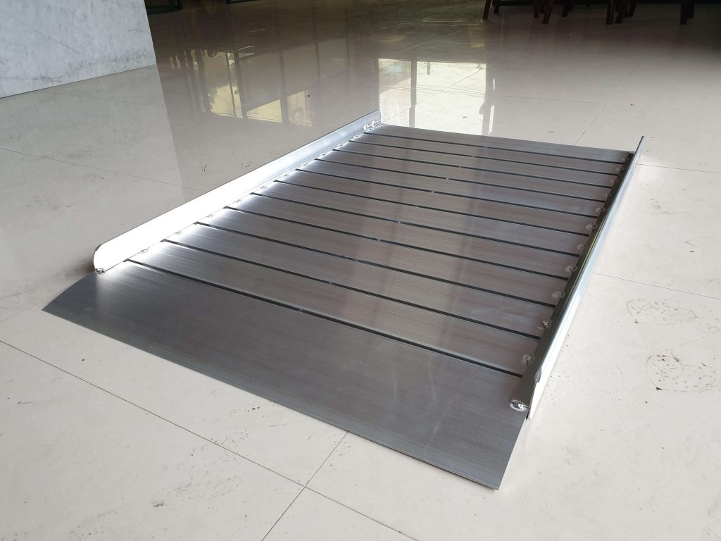 單片式斜坡板正面 單片式斜坡板正面 120CM