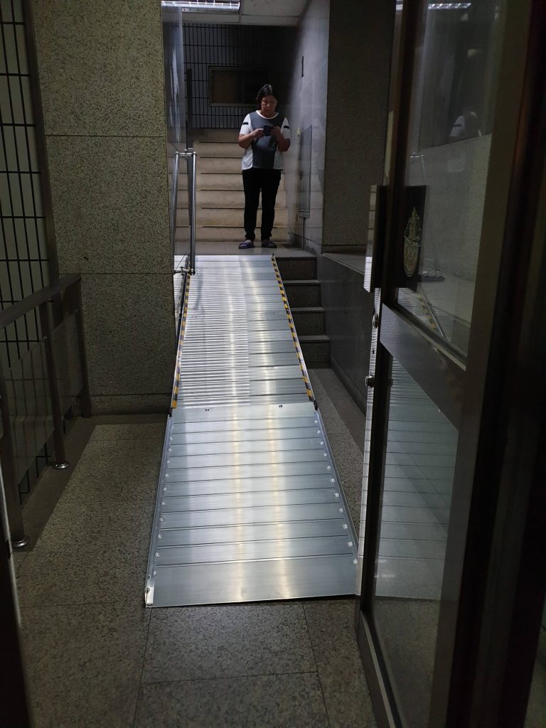 輪椅斜坡板組合式