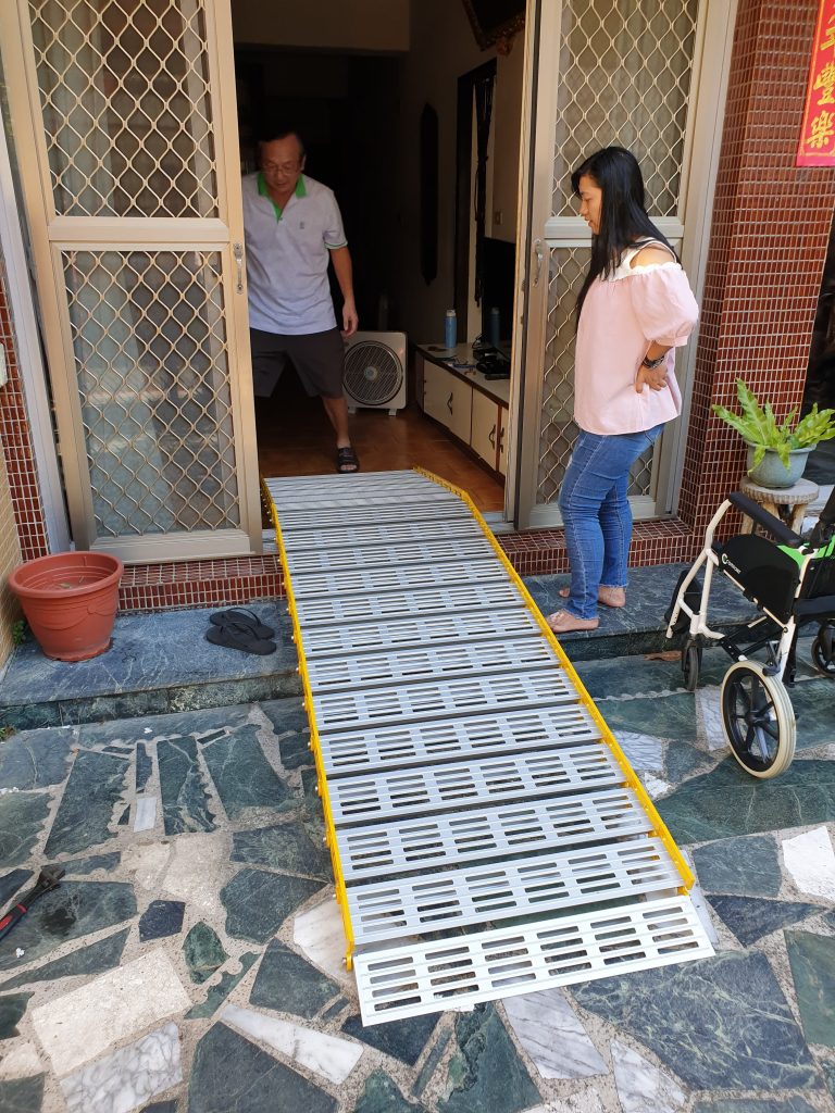 捲疊式斜坡板 捲疊式斜坡板 270x76公分