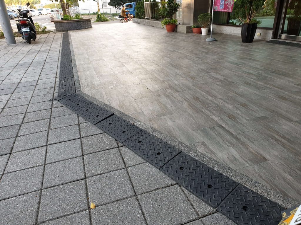橡膠斜坡板