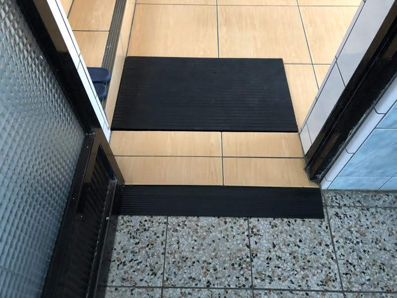 橡膠斜坡板