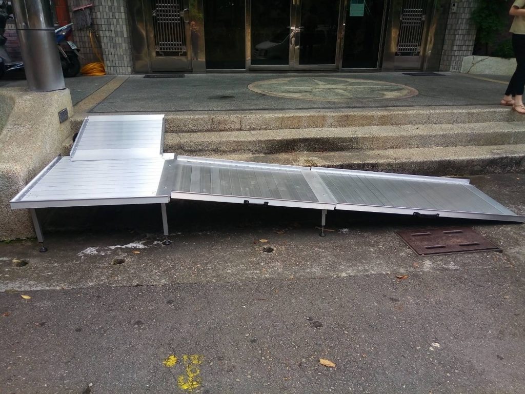 組合式斜坡板加鋁合金平台 組合式斜坡板加鋁合金平台