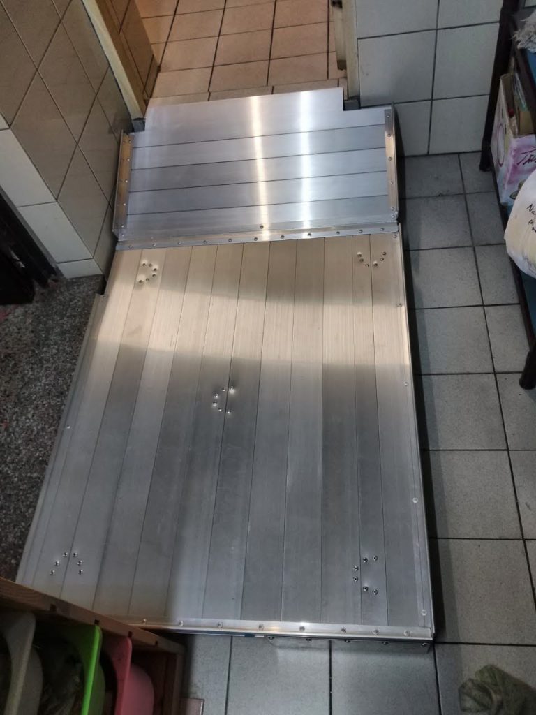 斜坡板小學堂第二十章 浴室門檻斜坡板加鋁合金平台