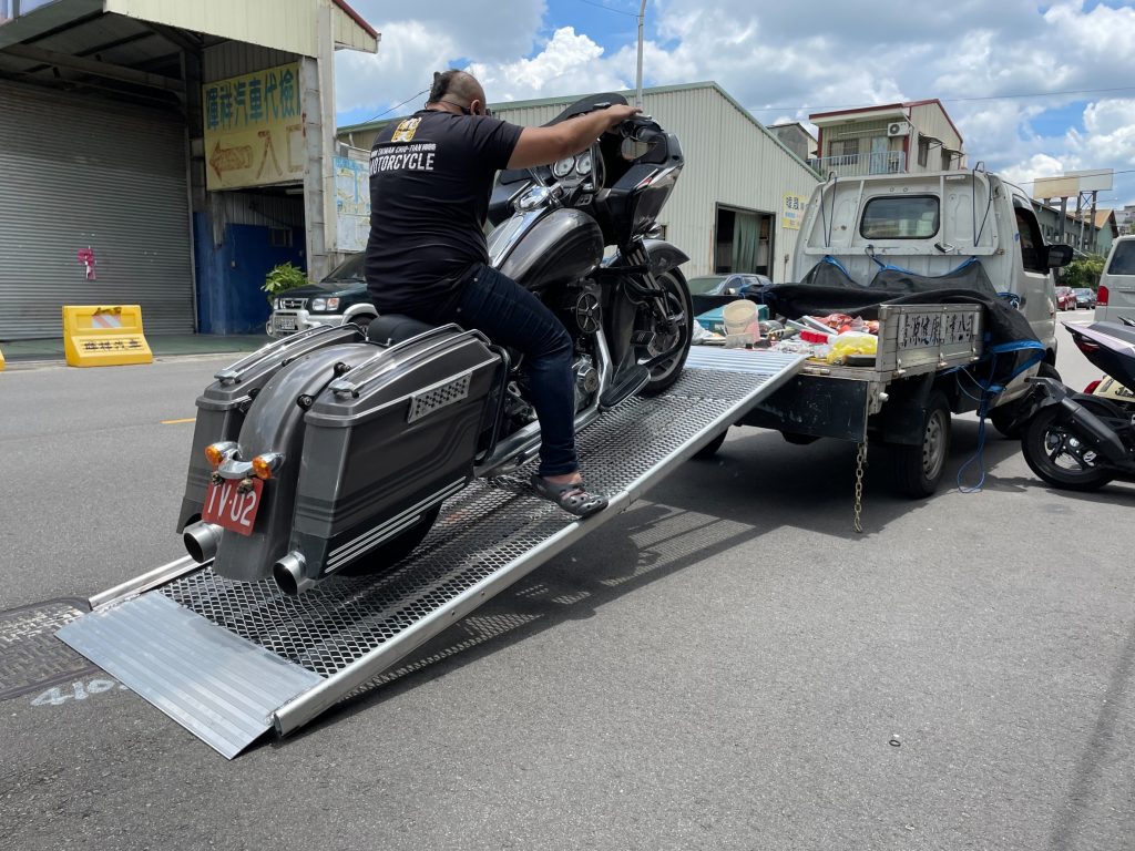 獨家新款機車斜坡板