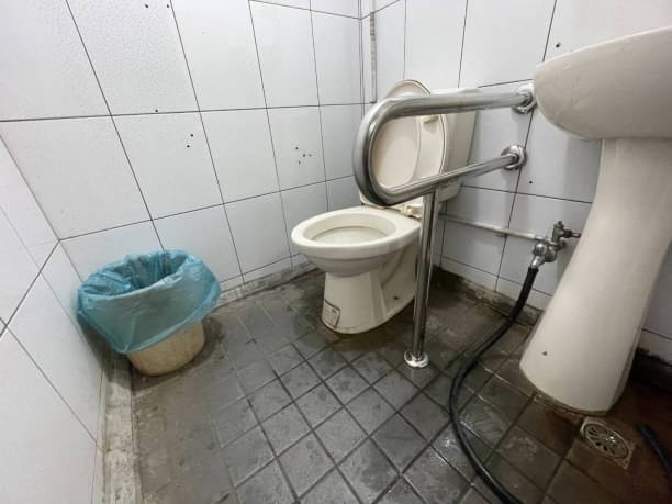 不鏽鋼P型落地扶手物美價廉且安全有保障